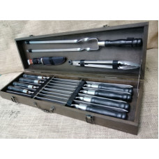 Подарочный набор шампуров и аксессуаров для барбекю Brown-Medium2 Подарочный набор шампуров и аксессуаров для барбекю Brown-Medium2