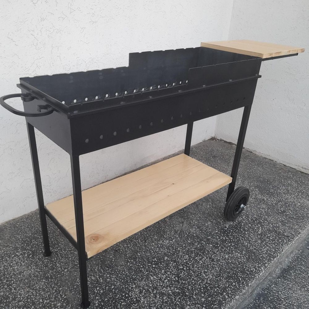 Мангал на колесах на 13 шампуров