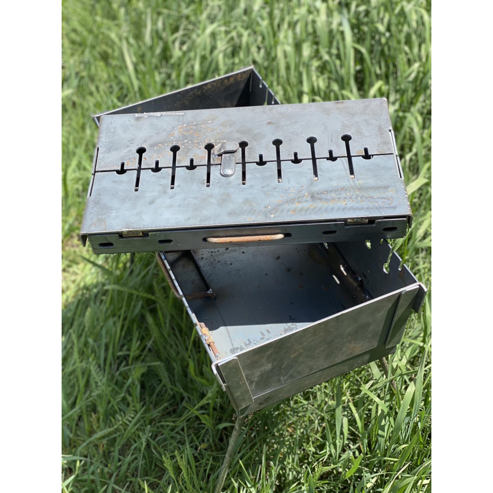 Мангал-чемодан 3 мм на 8 шампурів