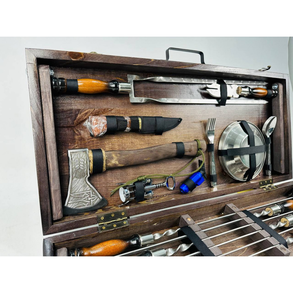 Набір шампурів у кейсі-столику (7511)