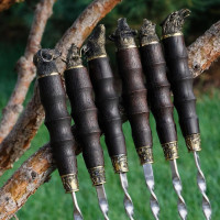 Преміальний набір шампурів з декоративною ручкою та бронзовими головами тварин