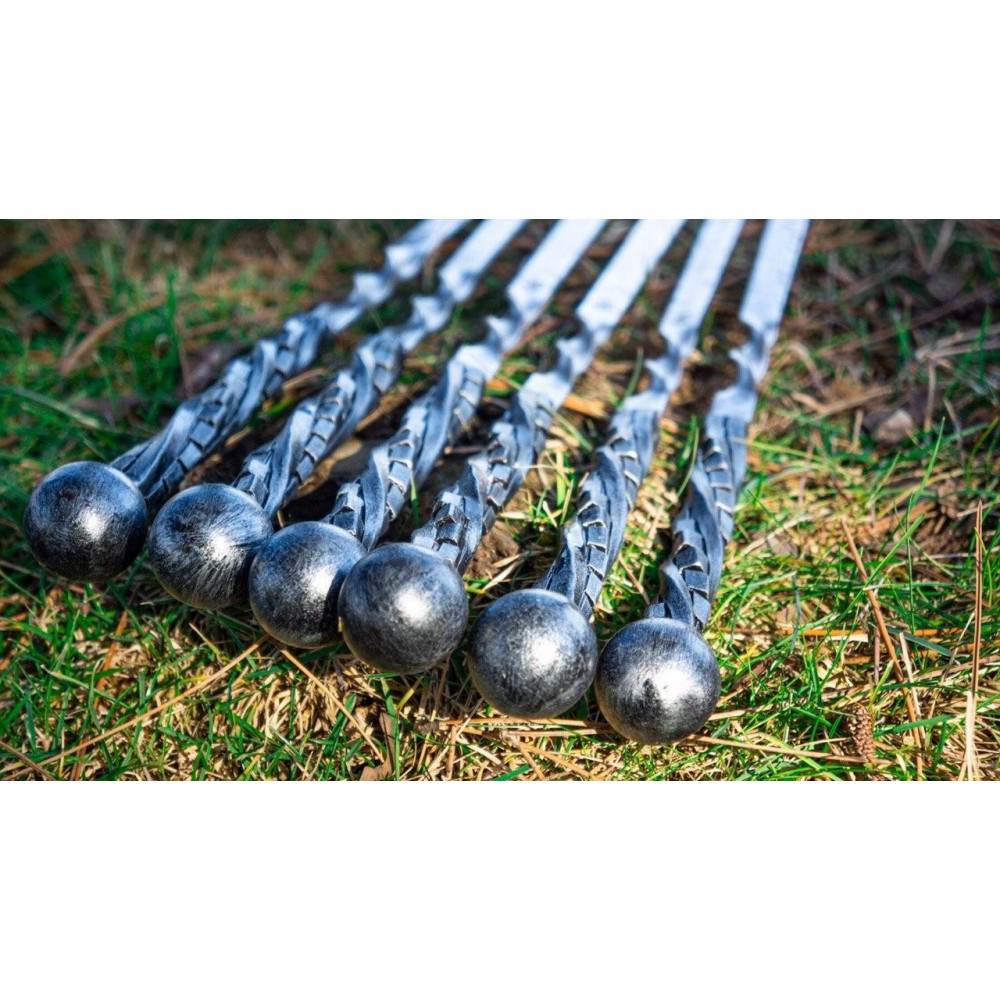 Премиальный набор шампуров кованых ROYAL в кожаном чехле.