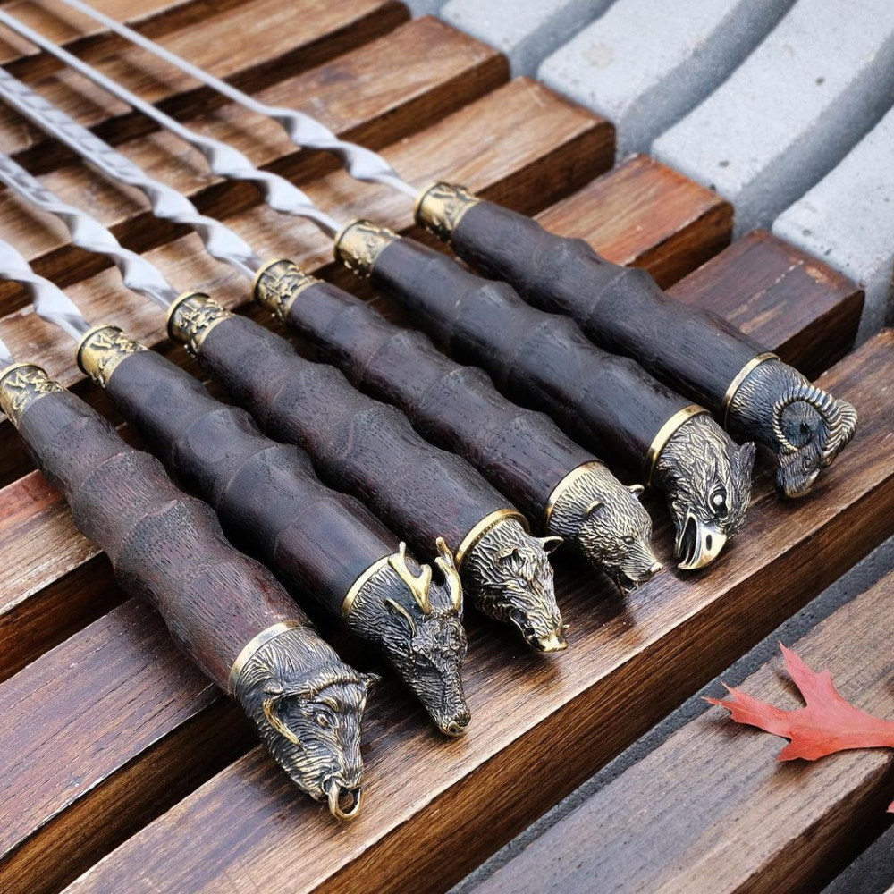 Преміальний набір шампурів з декоративною ручкою та бронзовими головами тварин