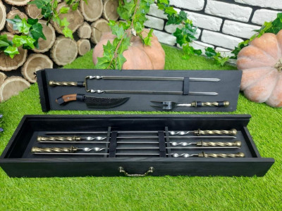 Набор шампуров в деревянном кейсе (V-106)