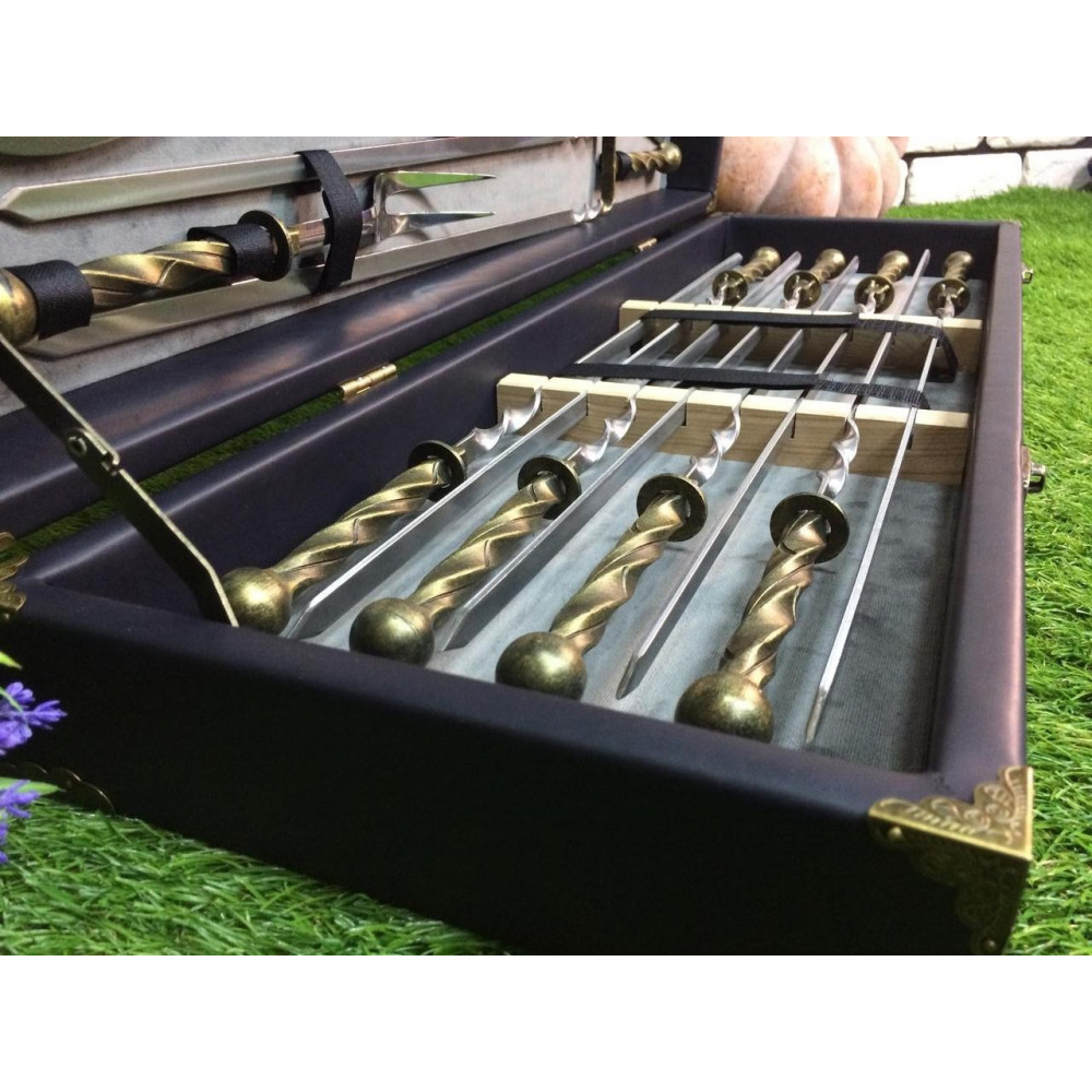 Шампура у дерев'яному сейсі обтягнутий шкірою (V-105)