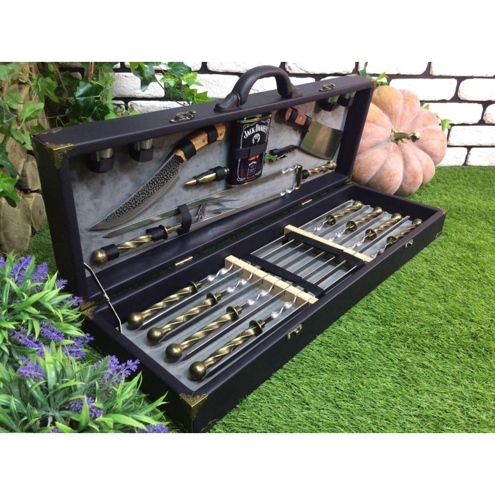 Шампура у дерев'яному сейсі обтягнутий шкірою (V-105)